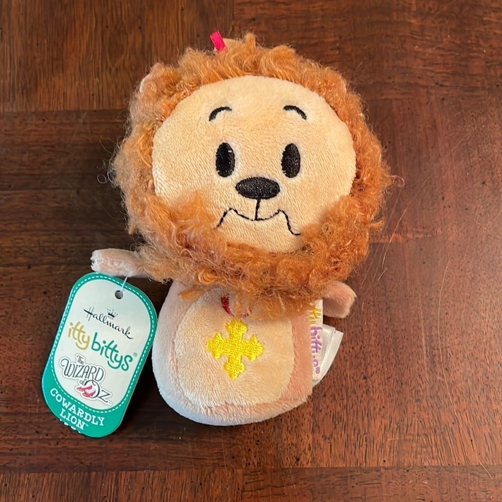 Hallmark Cowardly Lion Wizard of Oz Itty Bittys New